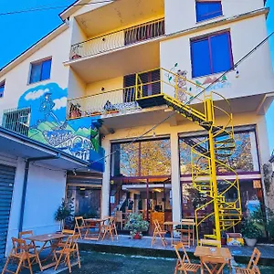 https://traveler-hostel.albaniahotels.org